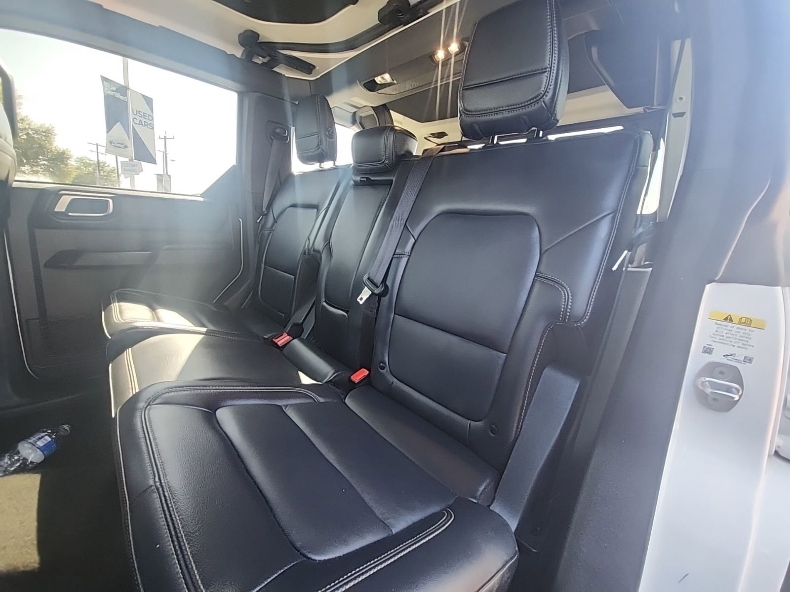 Used 2025 Ford Bronco Badlands image 11