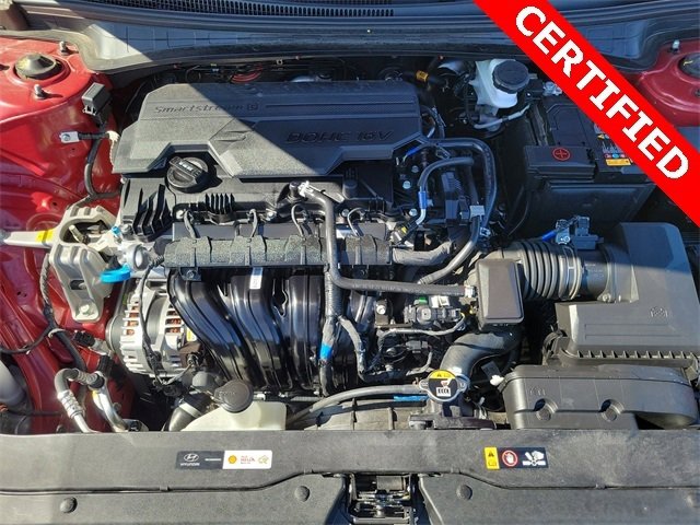 Certified 2025 Hyundai Elantra Sport image 24