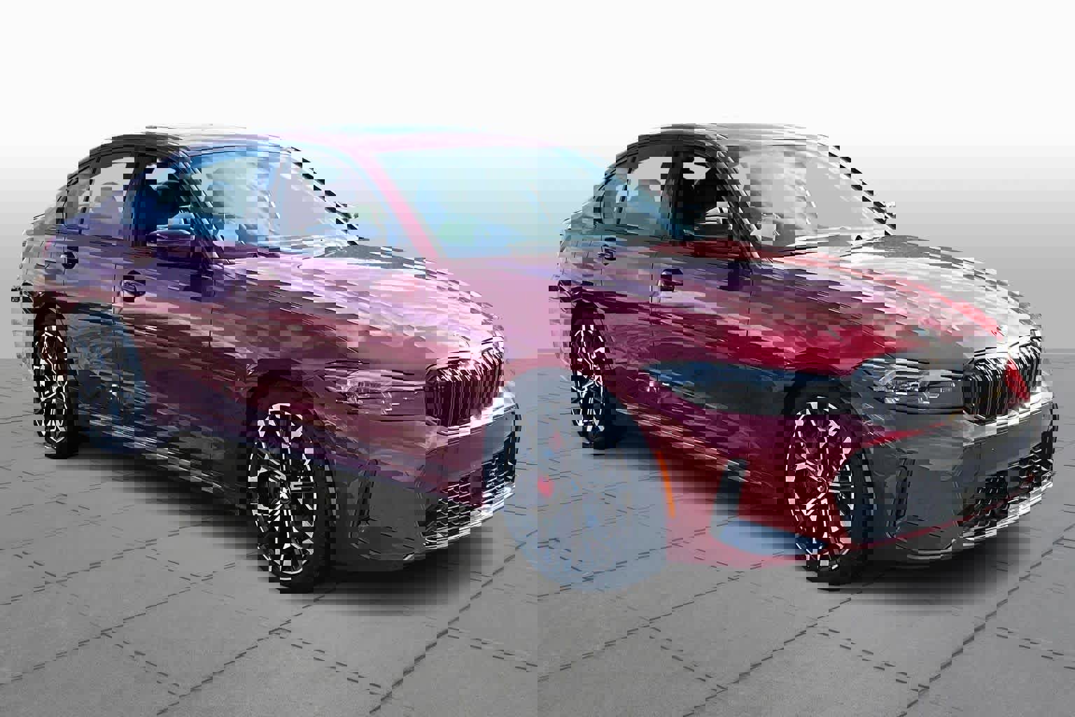 Used 2025 BMW 330i Sedan w/ M Sport Package image 2