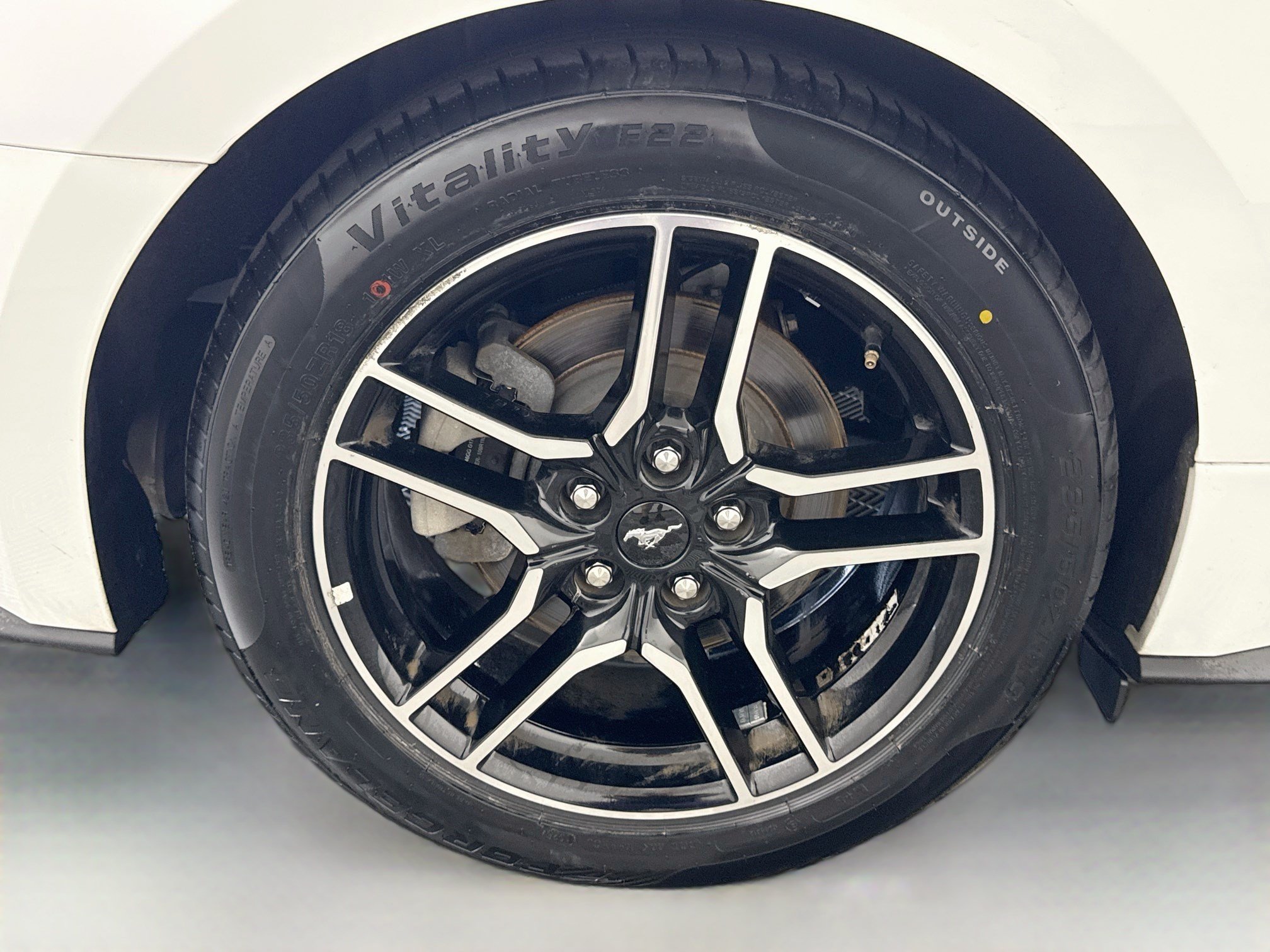 Used 2019 Ford Mustang Premium RWD image 31