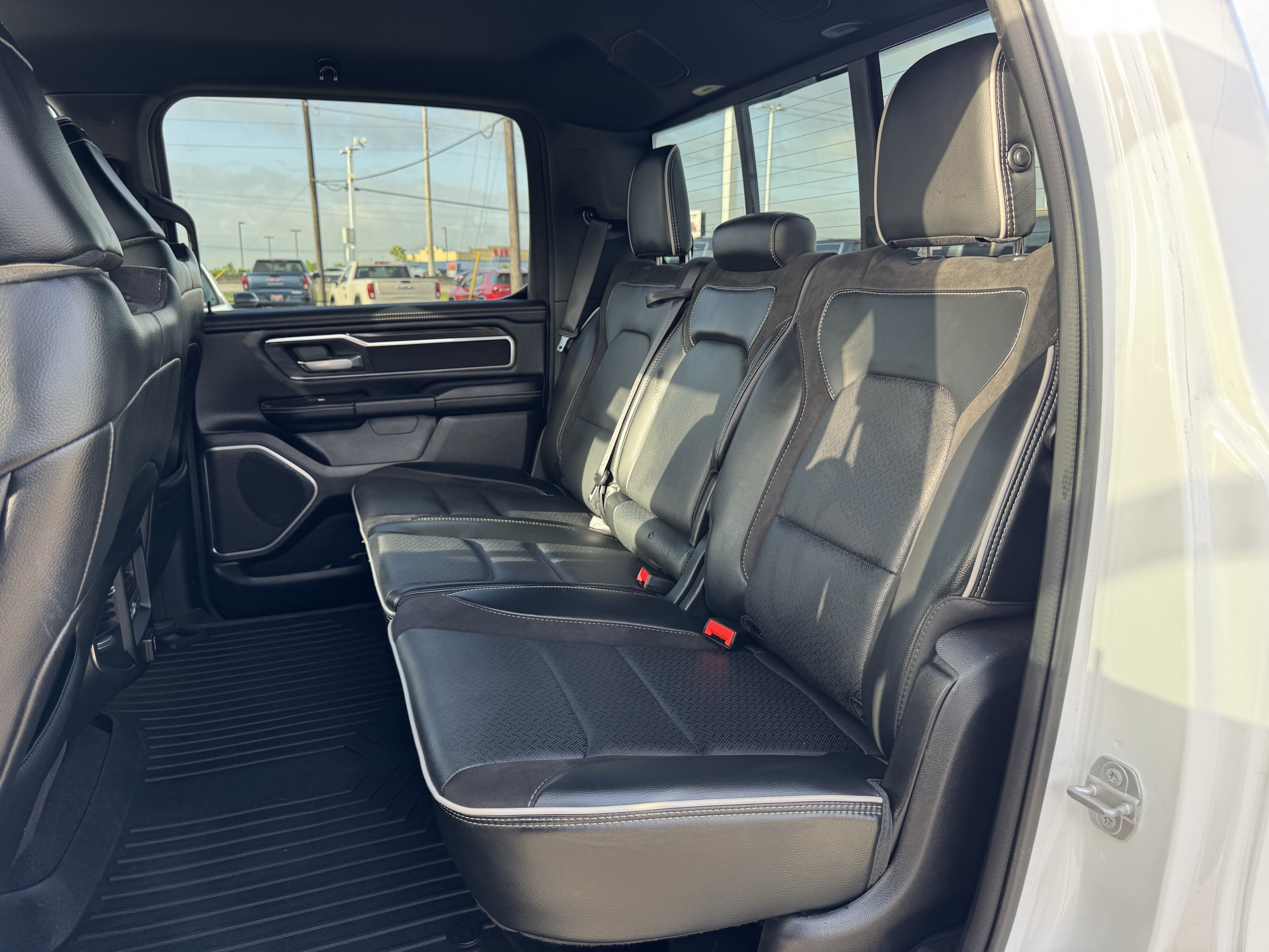 Used 2025 RAM 1500 Laramie w/ Sport Appearance Package AWD/4WD image 25