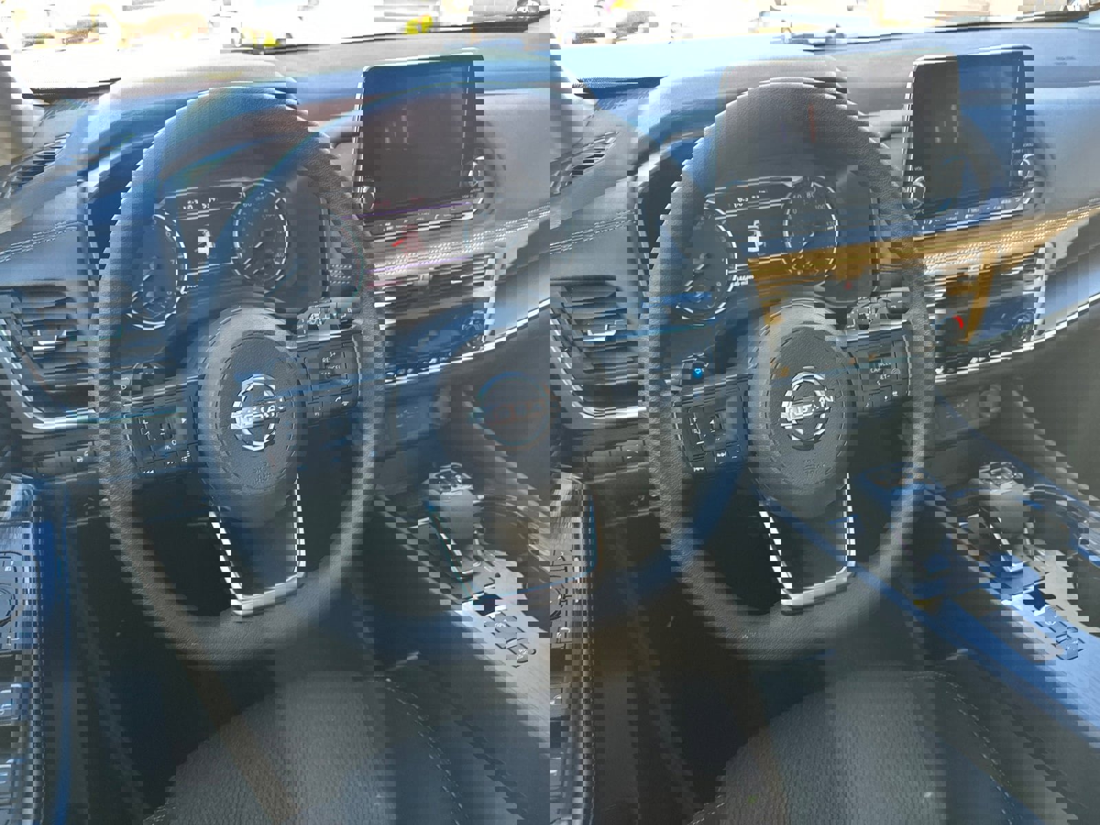 Used 2024 Nissan Rogue SV image 23