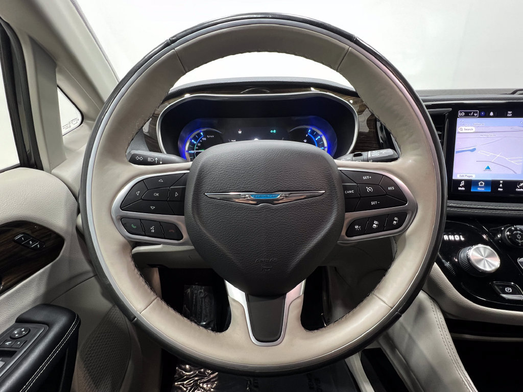 Used 2021 Chrysler Pacifica Limited FWD image 24