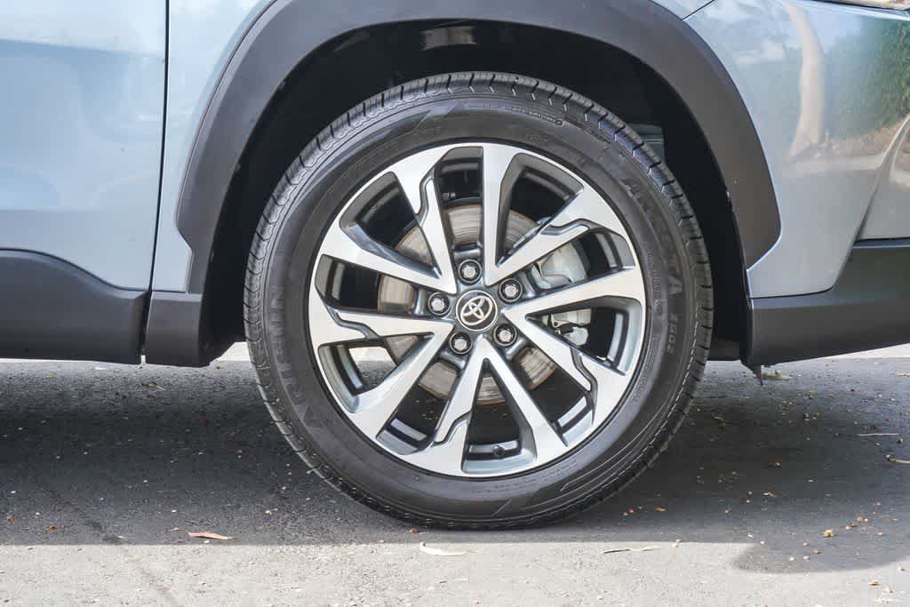 Used 2023 Toyota Corolla Cross XLE FWD image 9