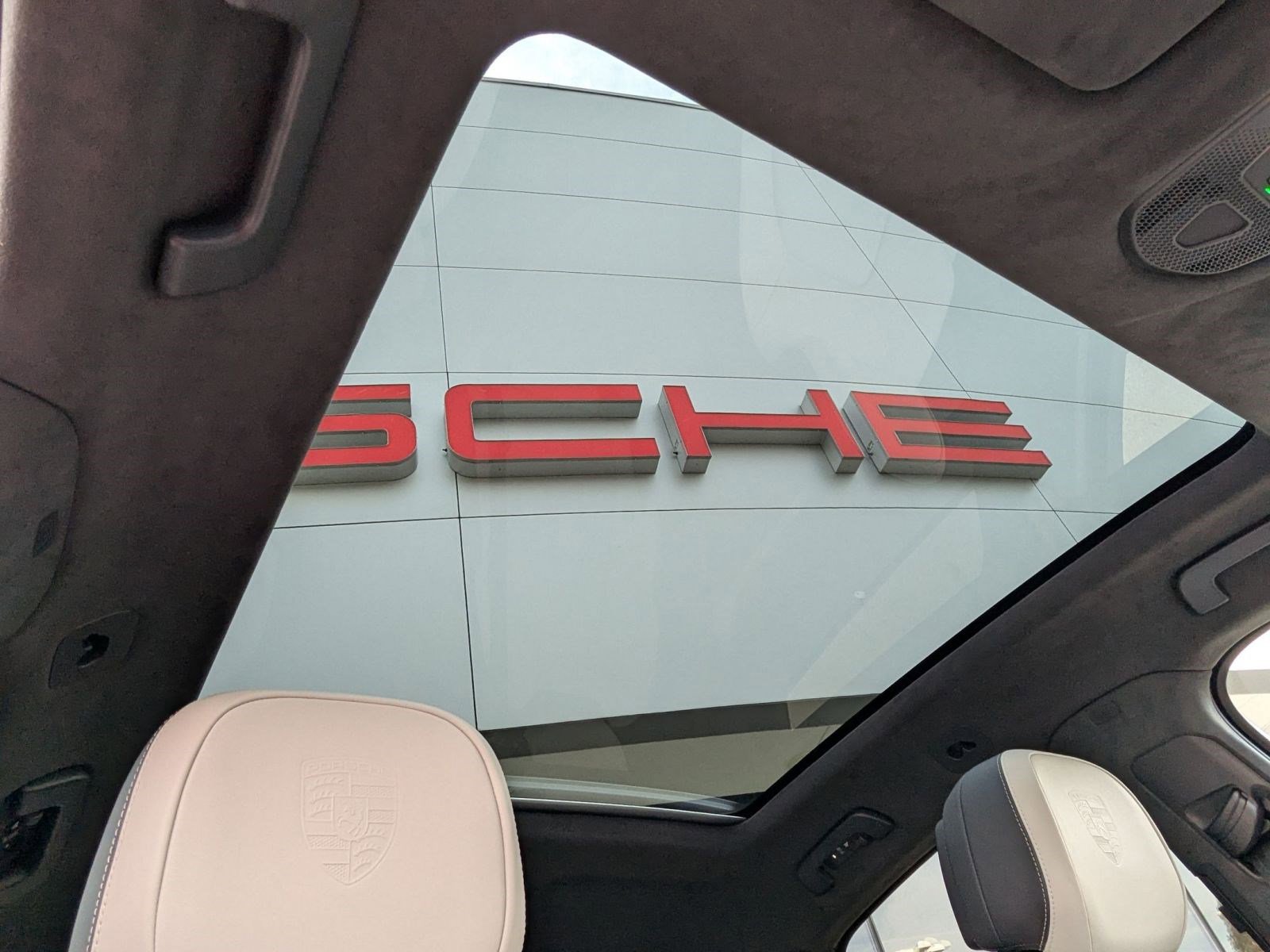 New 2026 Porsche Cayenne GTS image 27