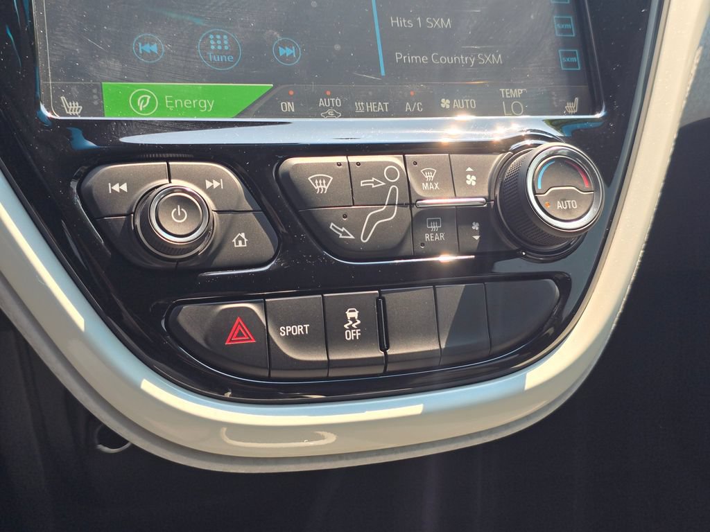 Used 2020 Chevrolet Bolt Premier w/ Infotainment Package FWD image 27