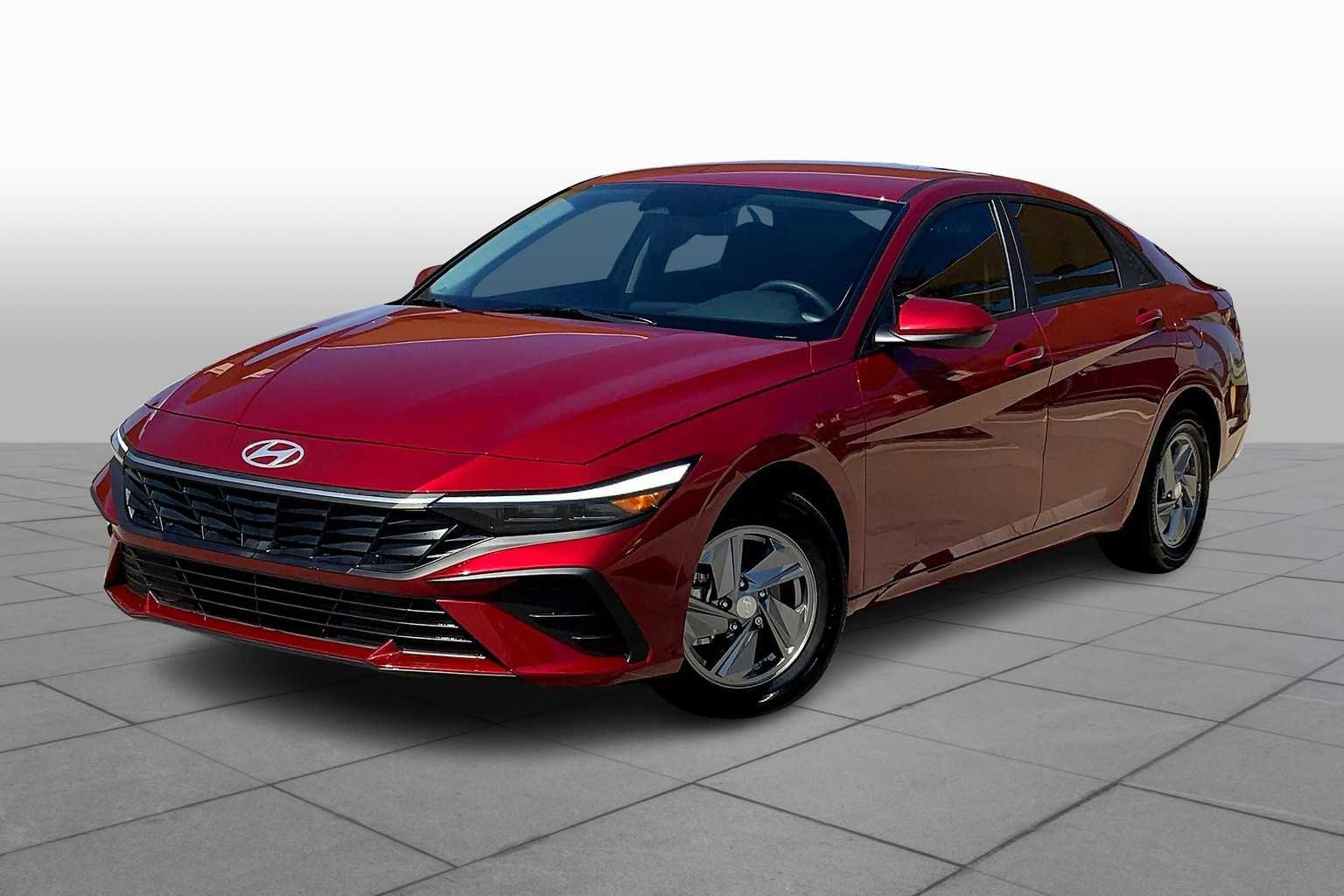 Certified 2025 Hyundai Elantra SE