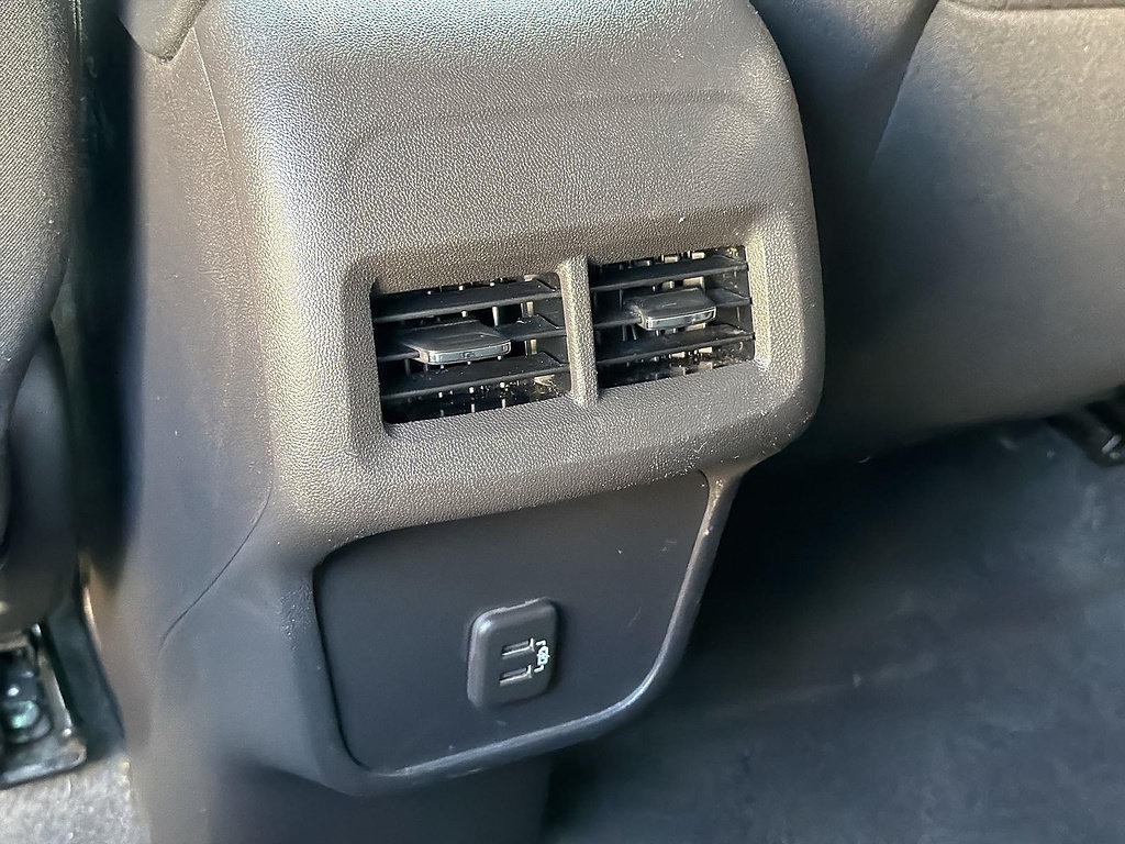 Used 2024 Chevrolet Equinox LT FWD image 19