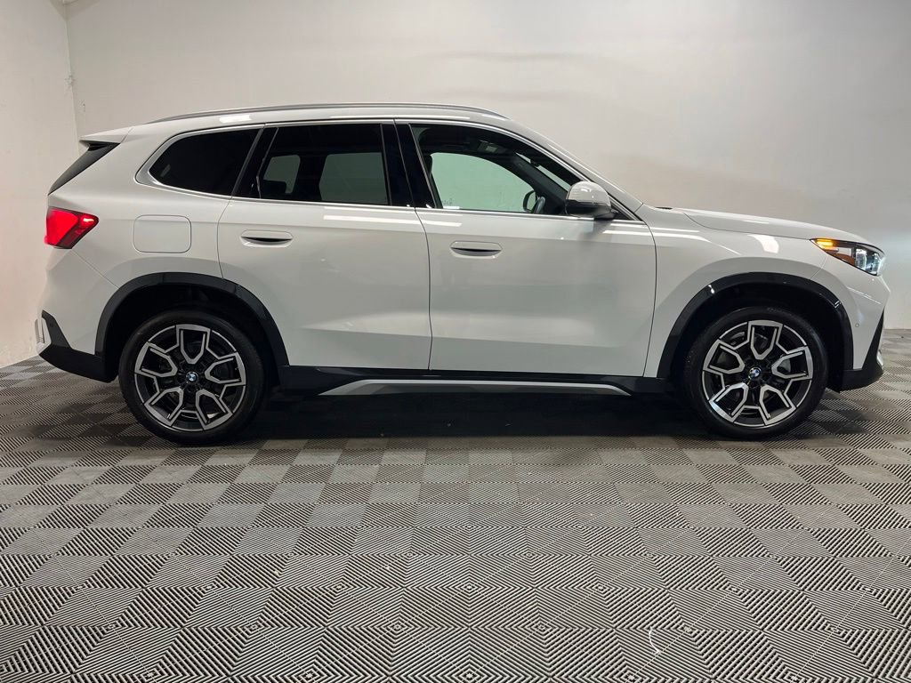 Used 2025 BMW X1 xDrive28i w/ Convenience Package AWD/4WD image 4