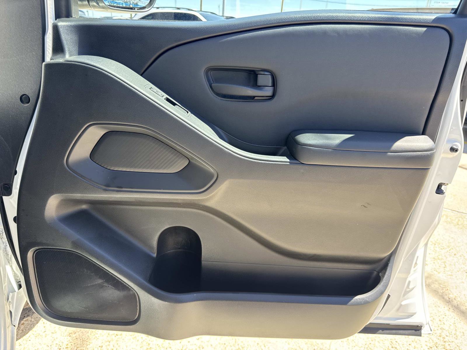Used 2022 Nissan Frontier S RWD image 13