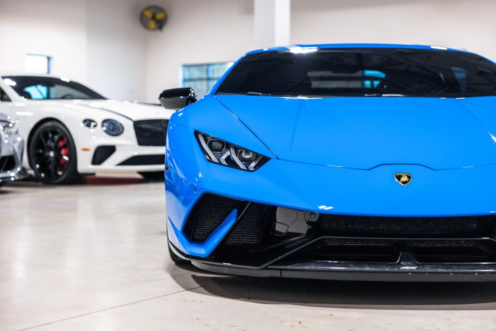 Used 2018 Lamborghini Huracan Performante AWD/4WD image 25