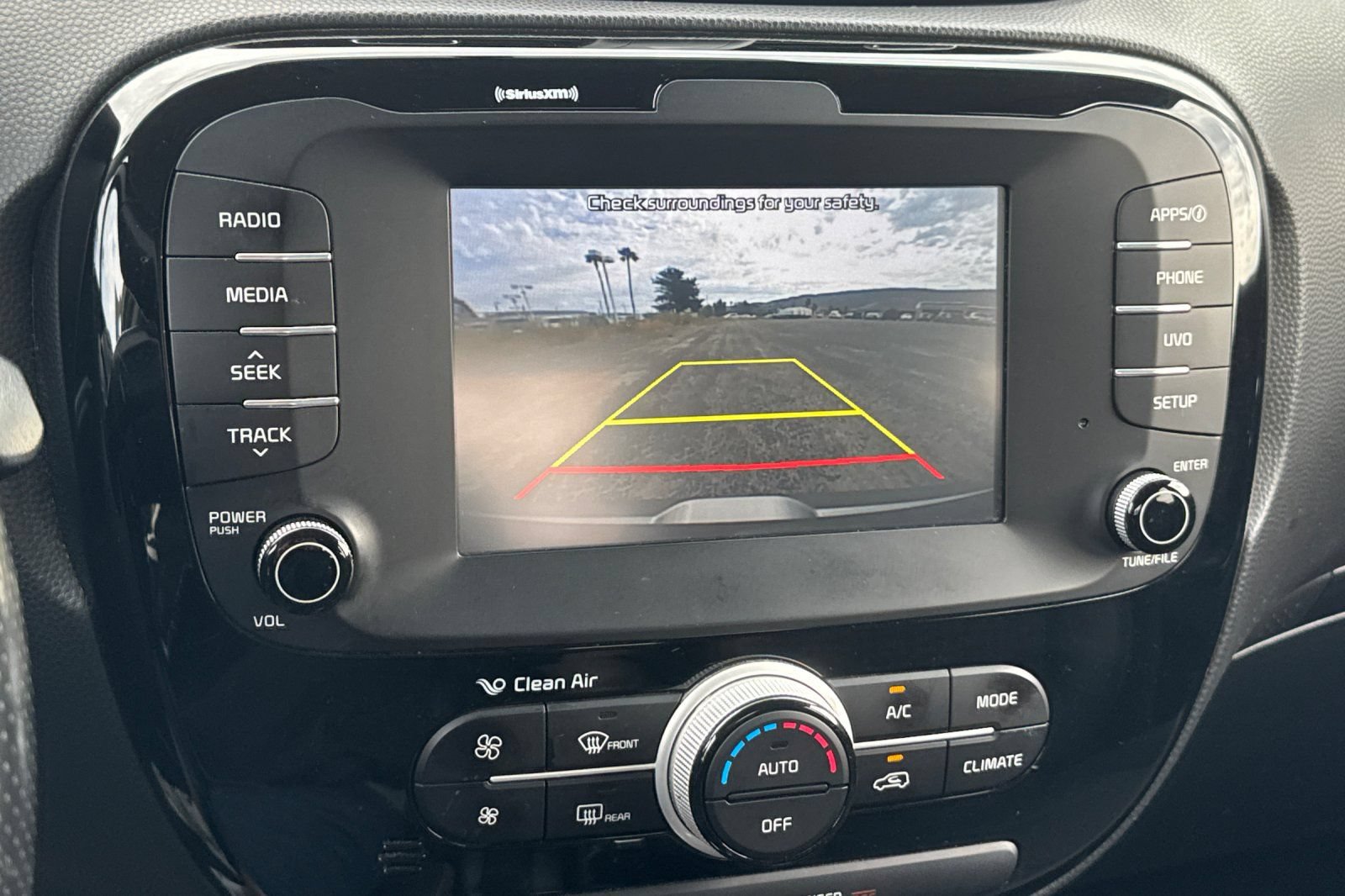 Used 2019 Kia Soul ! FWD image 18