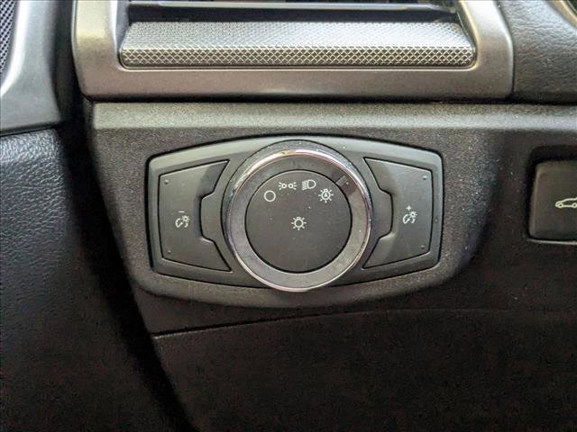 Used 2019 Ford Fusion SE FWD image 12
