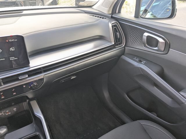 Used 2026 Kia Sorento LX FWD image 15
