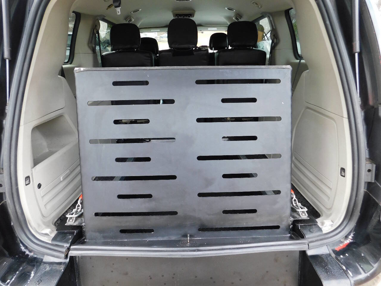 Used 2016 Dodge Grand Caravan SE w/ Quick Order Package 29E SE image 6