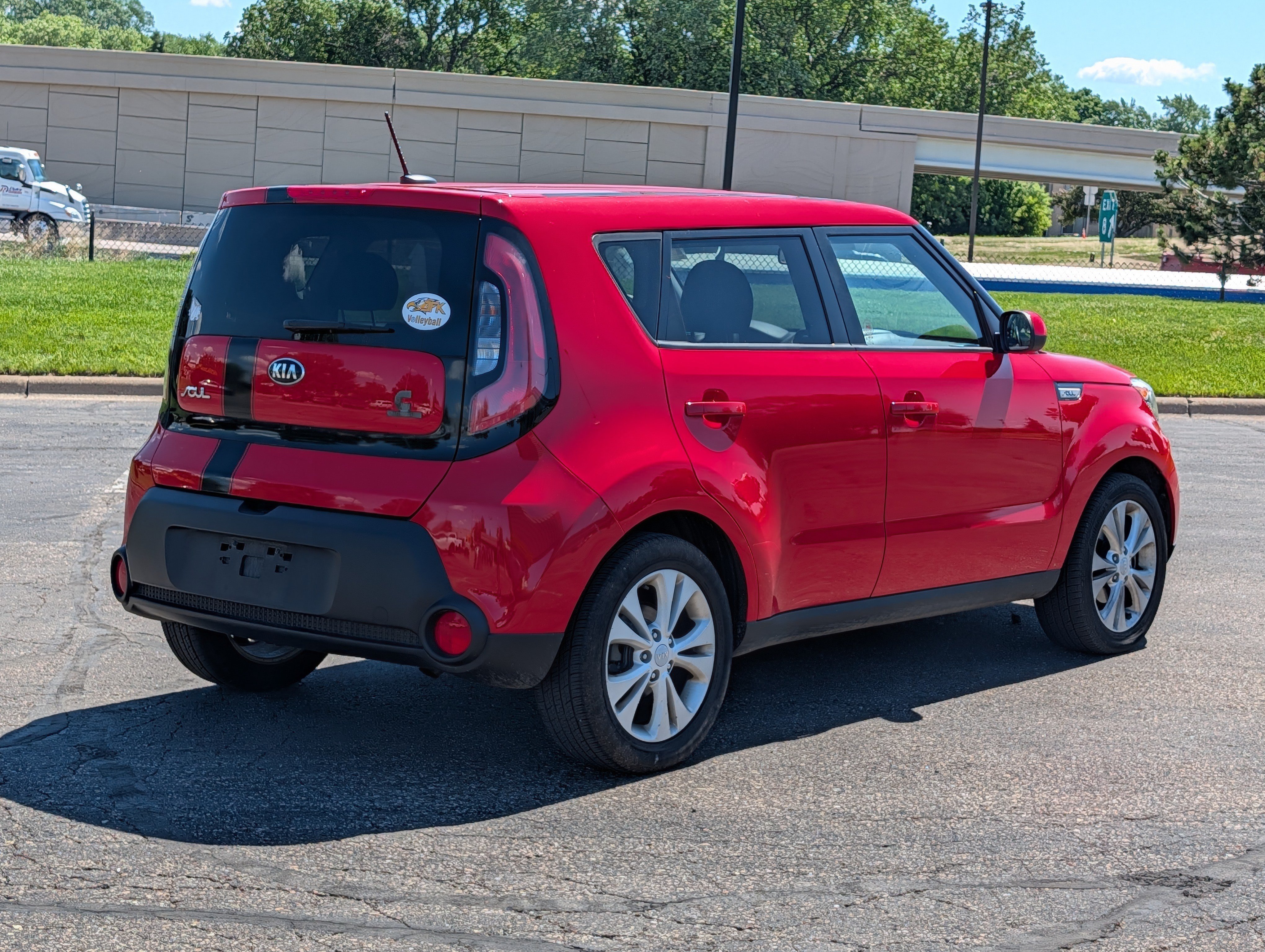 Used 2015 Kia Soul + FWD image 4