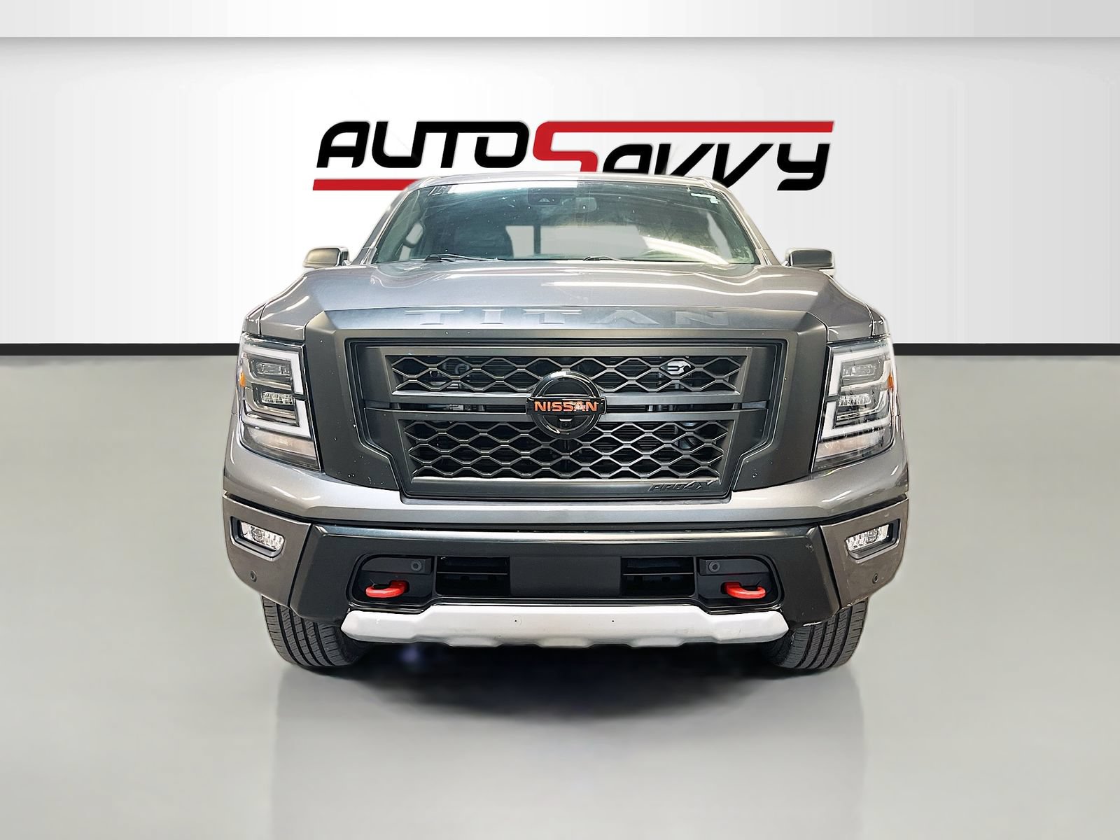 Used 2022 Nissan Titan PRO-4X w/ Pro-4x Convenience Package AWD/4WD image 2