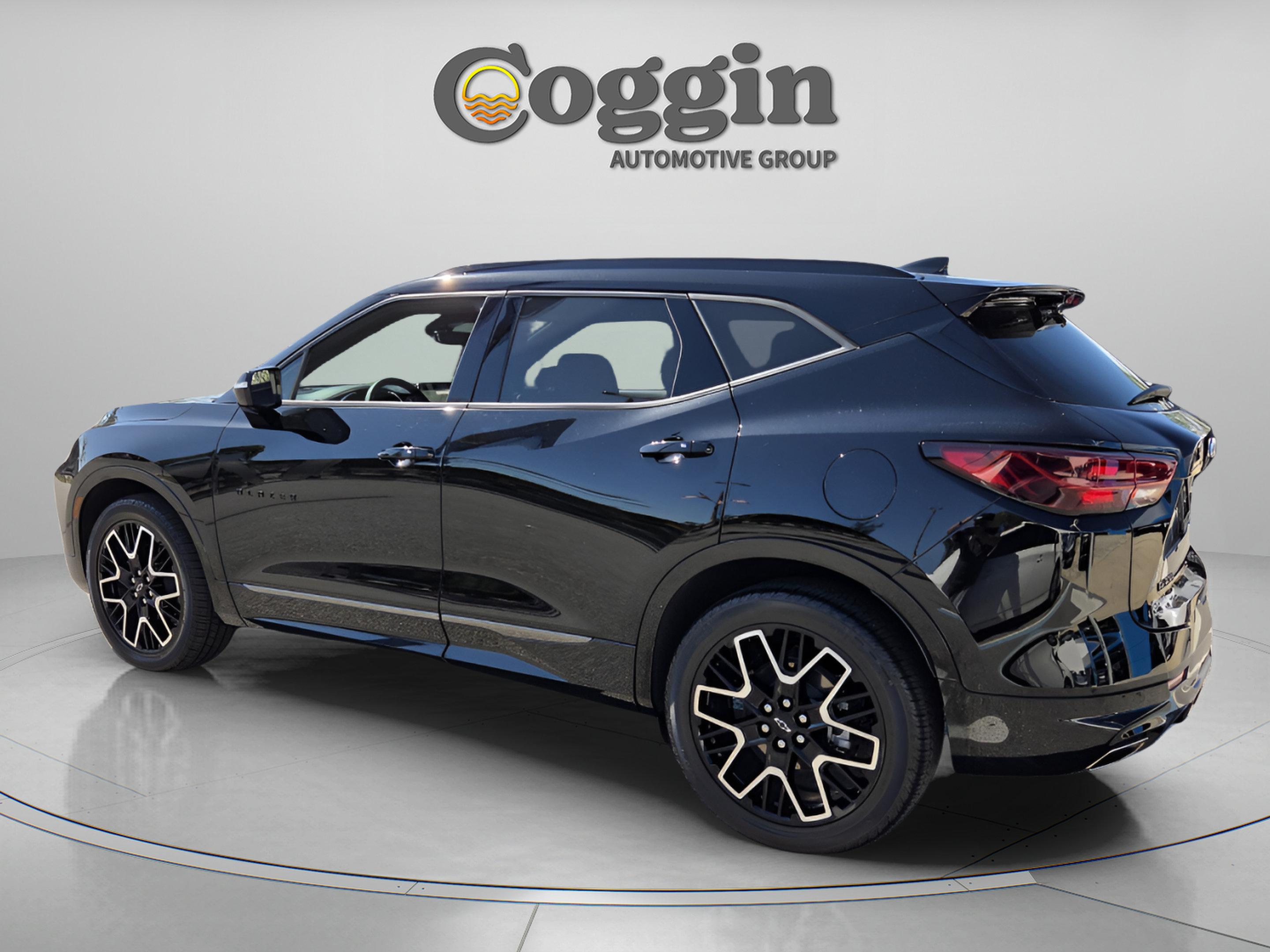 Used 2025 Chevrolet Blazer RS w/ Driver Confidence II Package FWD image 3