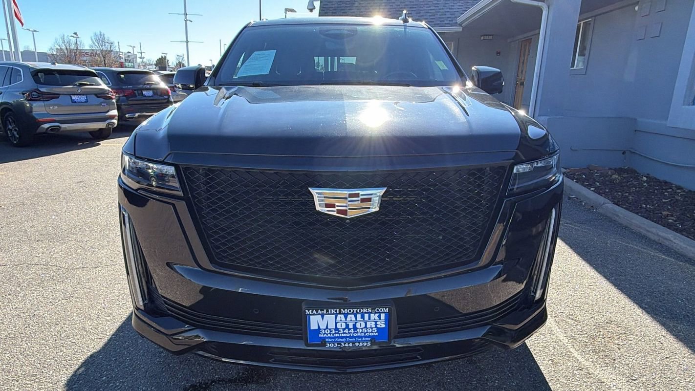 Used 2024 Cadillac Escalade ESV Sport w/ Touring Package image 2