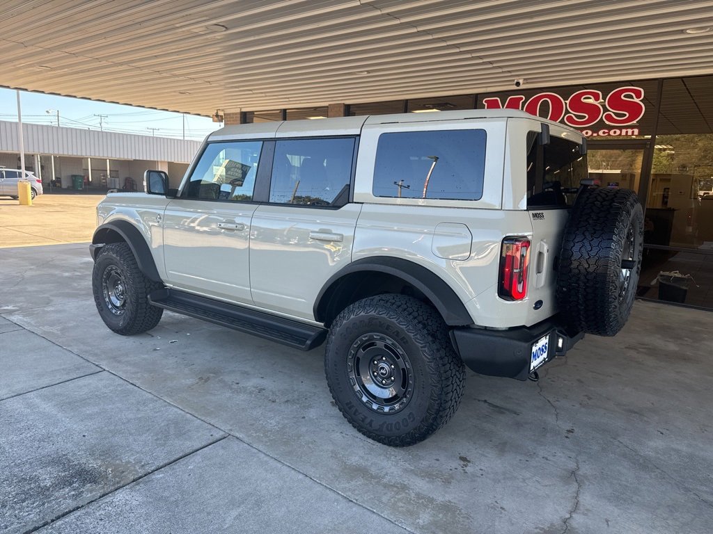 New 2025 Ford Bronco Outer Banks w/ Sasquatch Package image 6