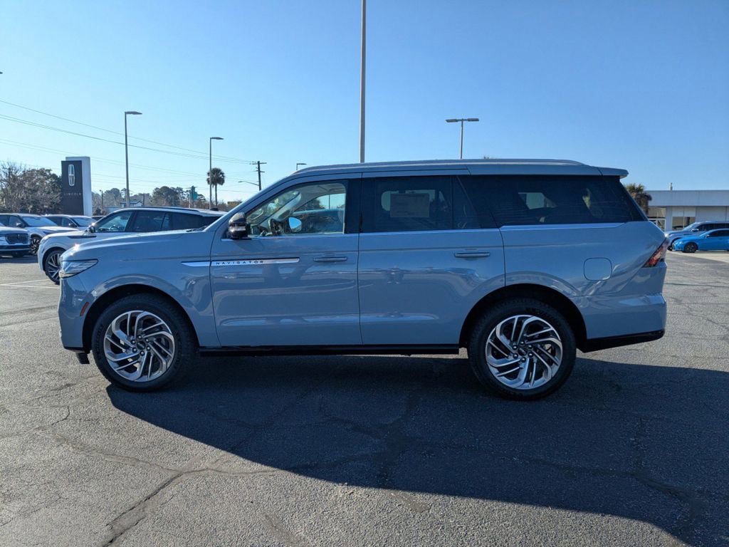 New 2026 Lincoln Navigator Reserve image 7
