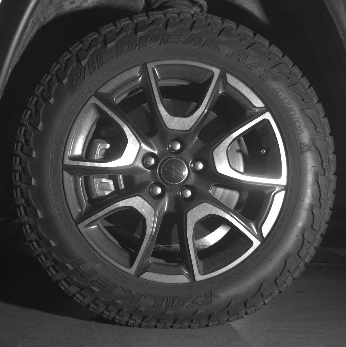 Used 2025 Jeep Compass Trailhawk AWD/4WD image 12