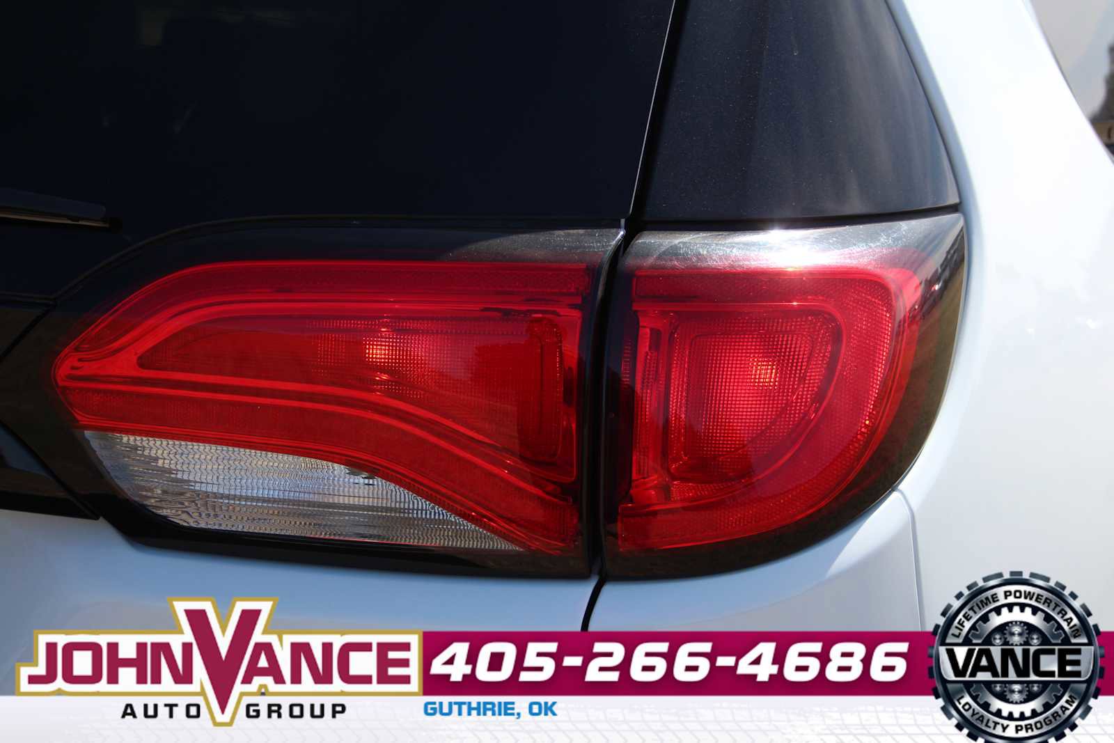 Used 2023 Chrysler Voyager LX image 10
