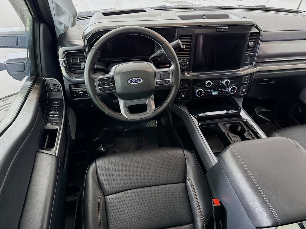 Used 2025 Ford F250 Lariat w/ Lariat Ultimate Package AWD/4WD image 3