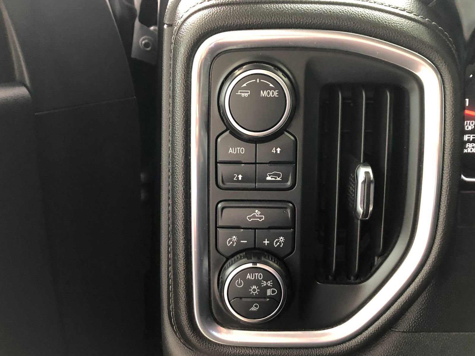 Used 2020 Chevrolet Silverado 1500 LT w/ All-Star Edition image 35