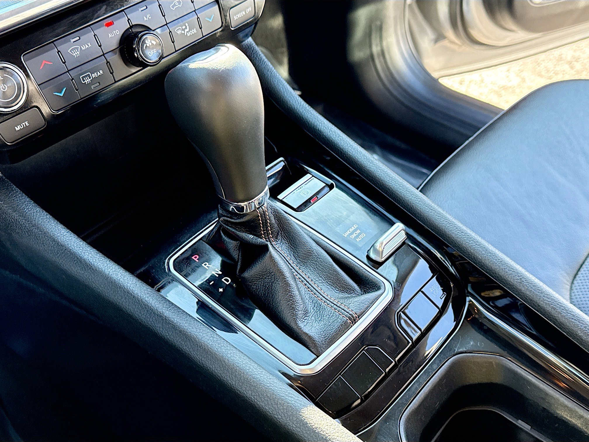 Used 2022 Jeep Compass Limited image 12