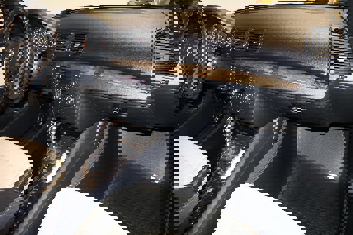 Used 2012 BMW 135i Convertible image 57