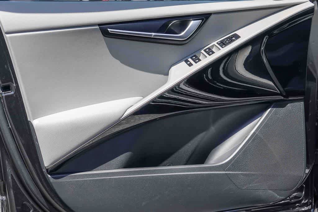 Certified 2023 Kia Niro Wind FWD image 19