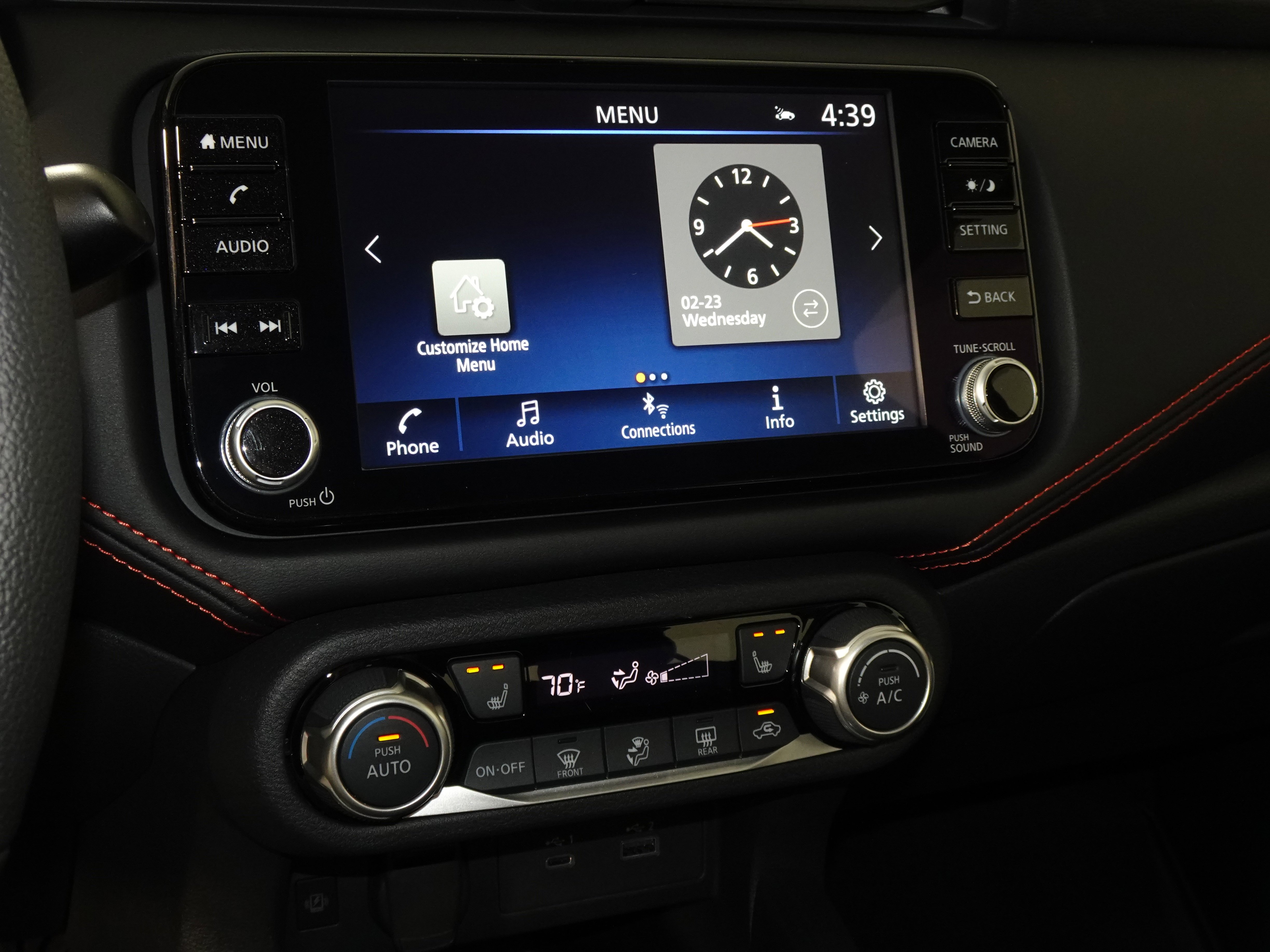 New 2025 Nissan Versa SR w/ Trunk Package image 26