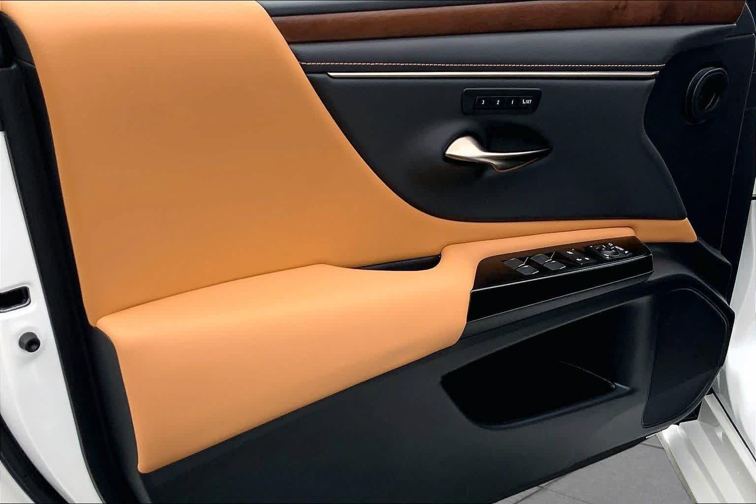 Used 2023 Lexus ES 300h w/ Premium Package FWD image 22