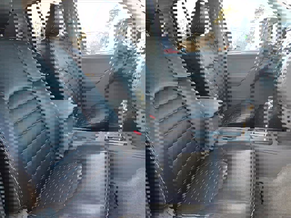 Certified 2018 Nissan Frontier SV w/ Value Truck Package image 24