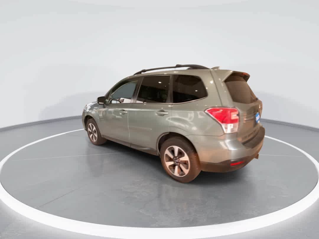 Used 2017 Subaru Forester 2.5i Limited AWD/4WD image 6