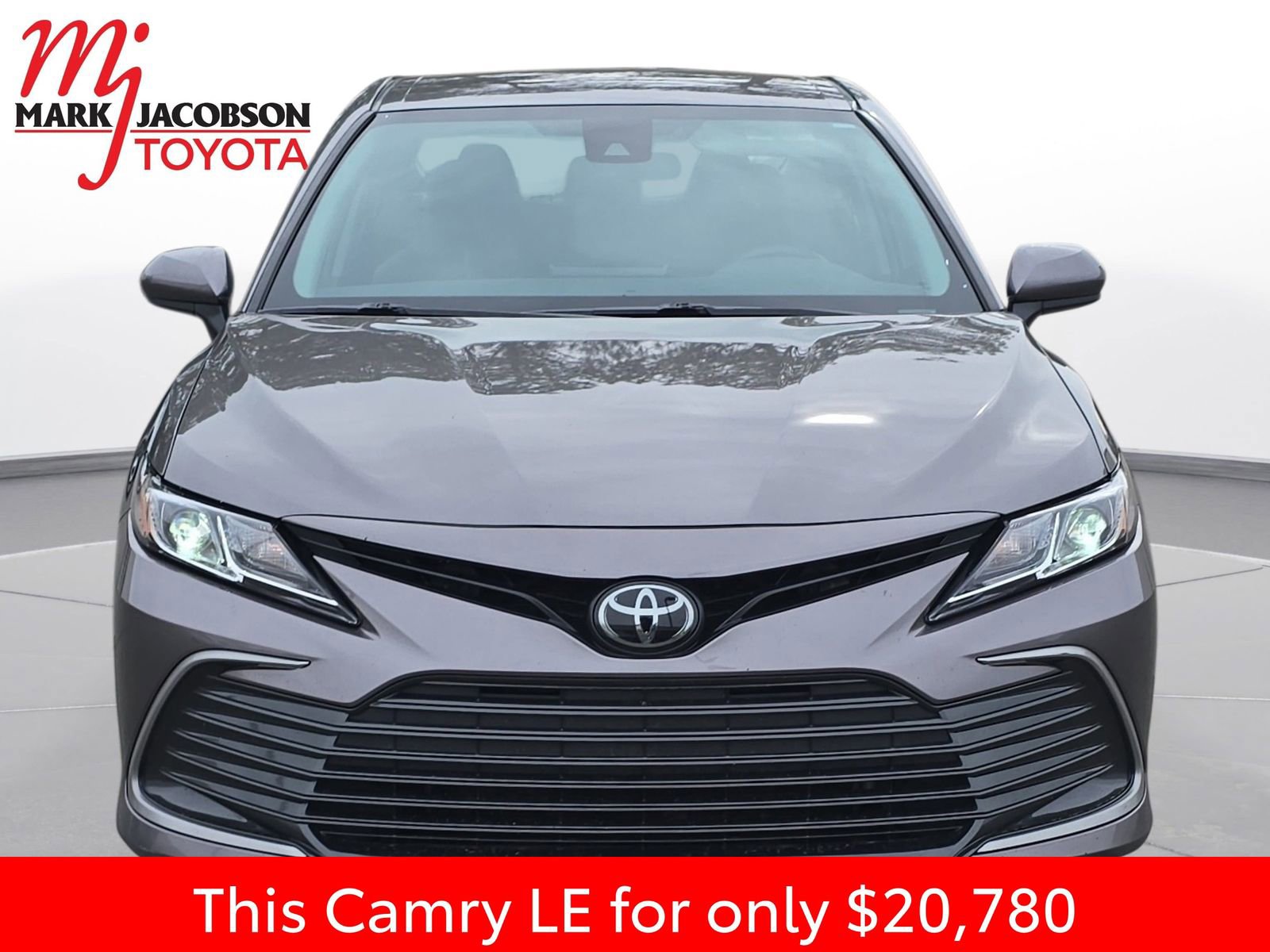 Used 2024 Toyota Camry LE image 3