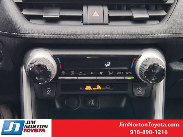 Used 2025 Toyota RAV4 XLE w/ Convenience Package FWD image 20