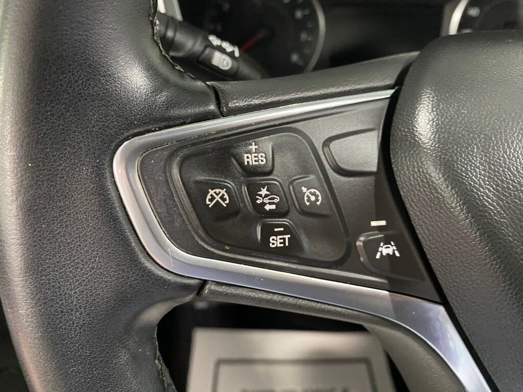 Used 2023 Chevrolet Equinox LT w/ Driver Convenience Package image 12