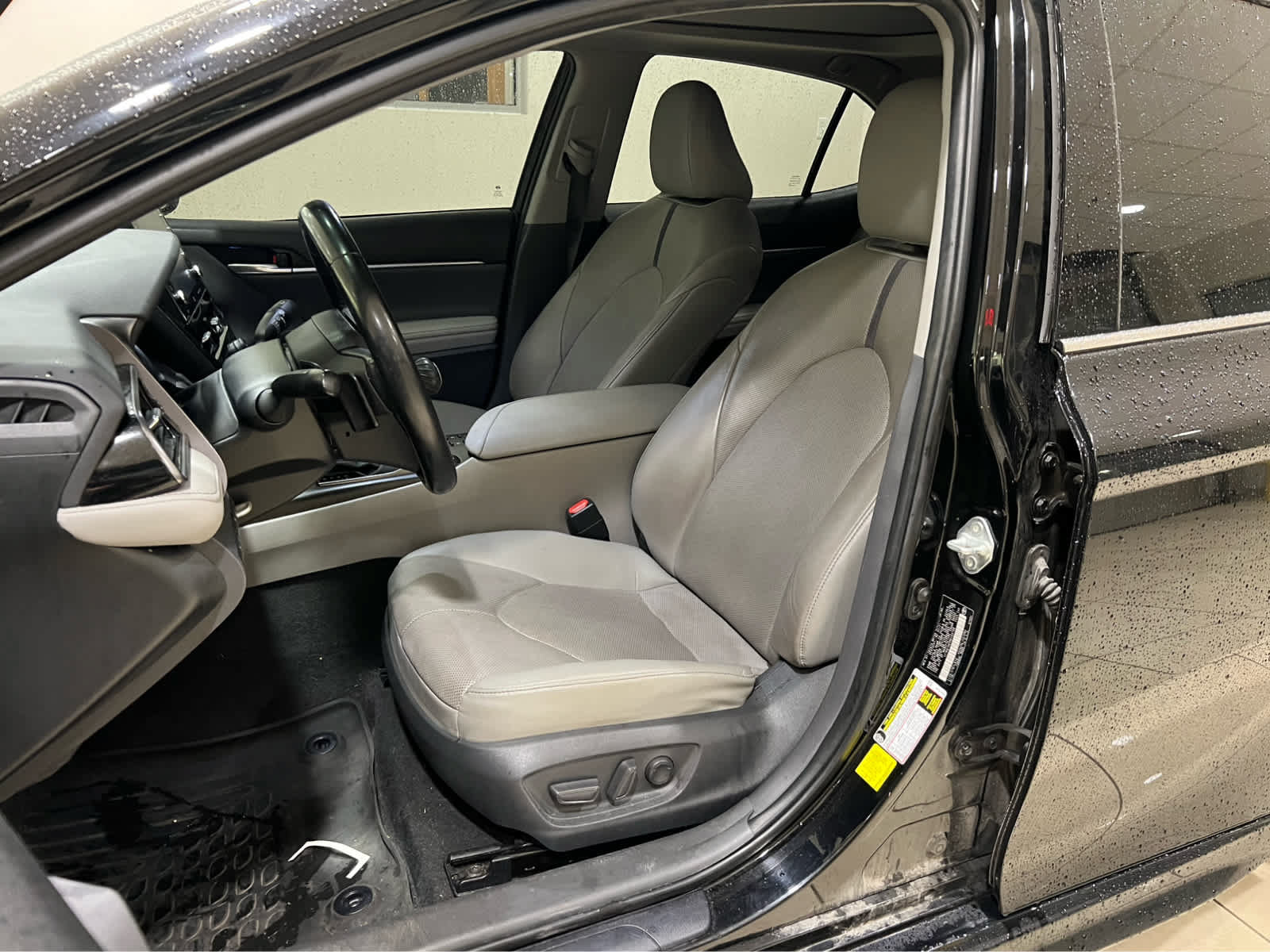 Used 2021 Toyota Camry XSE w/ Navigation Package FWD image 11