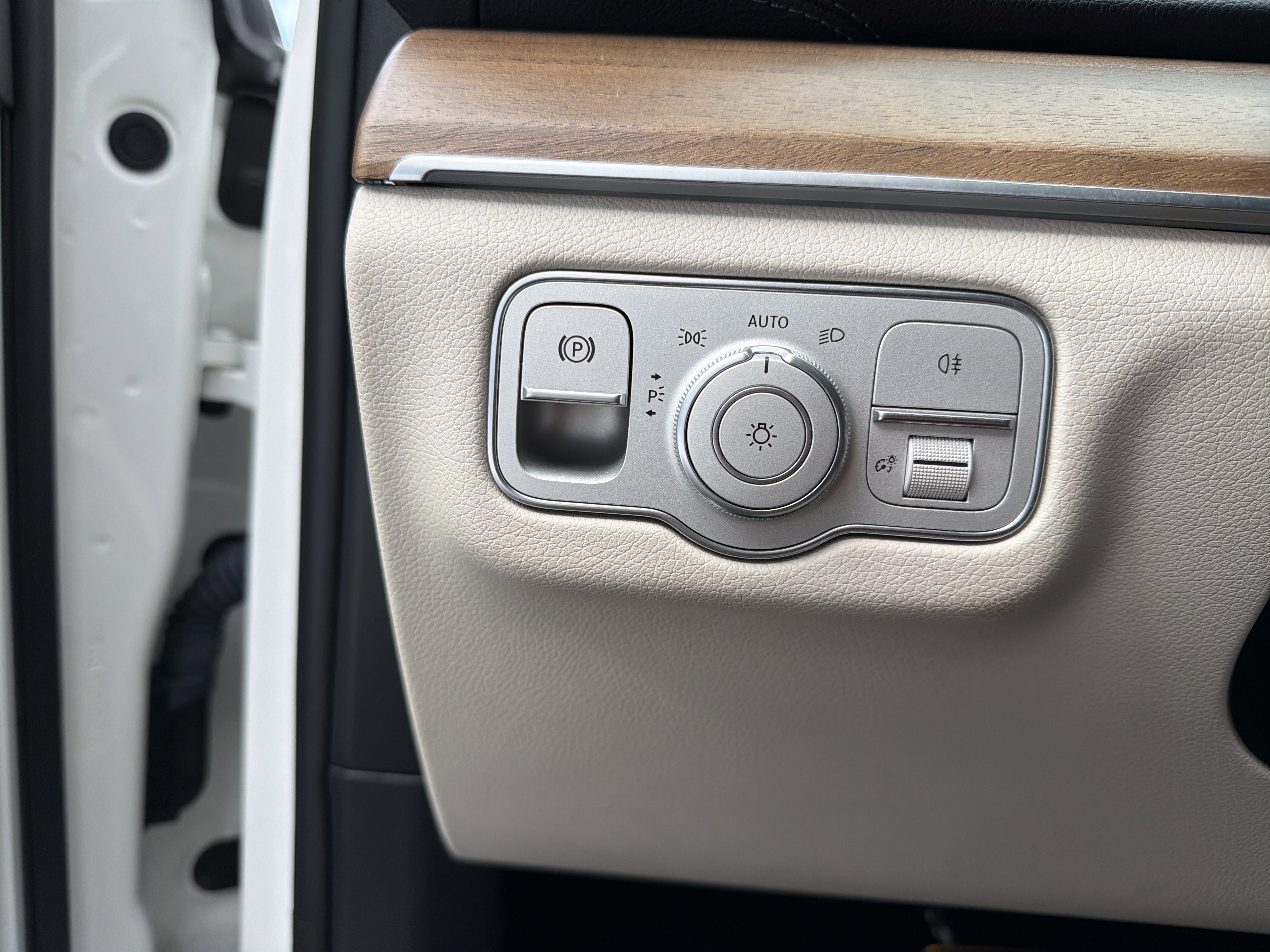 Used 2022 Mercedes-Benz GLS 450 4MATIC image 16