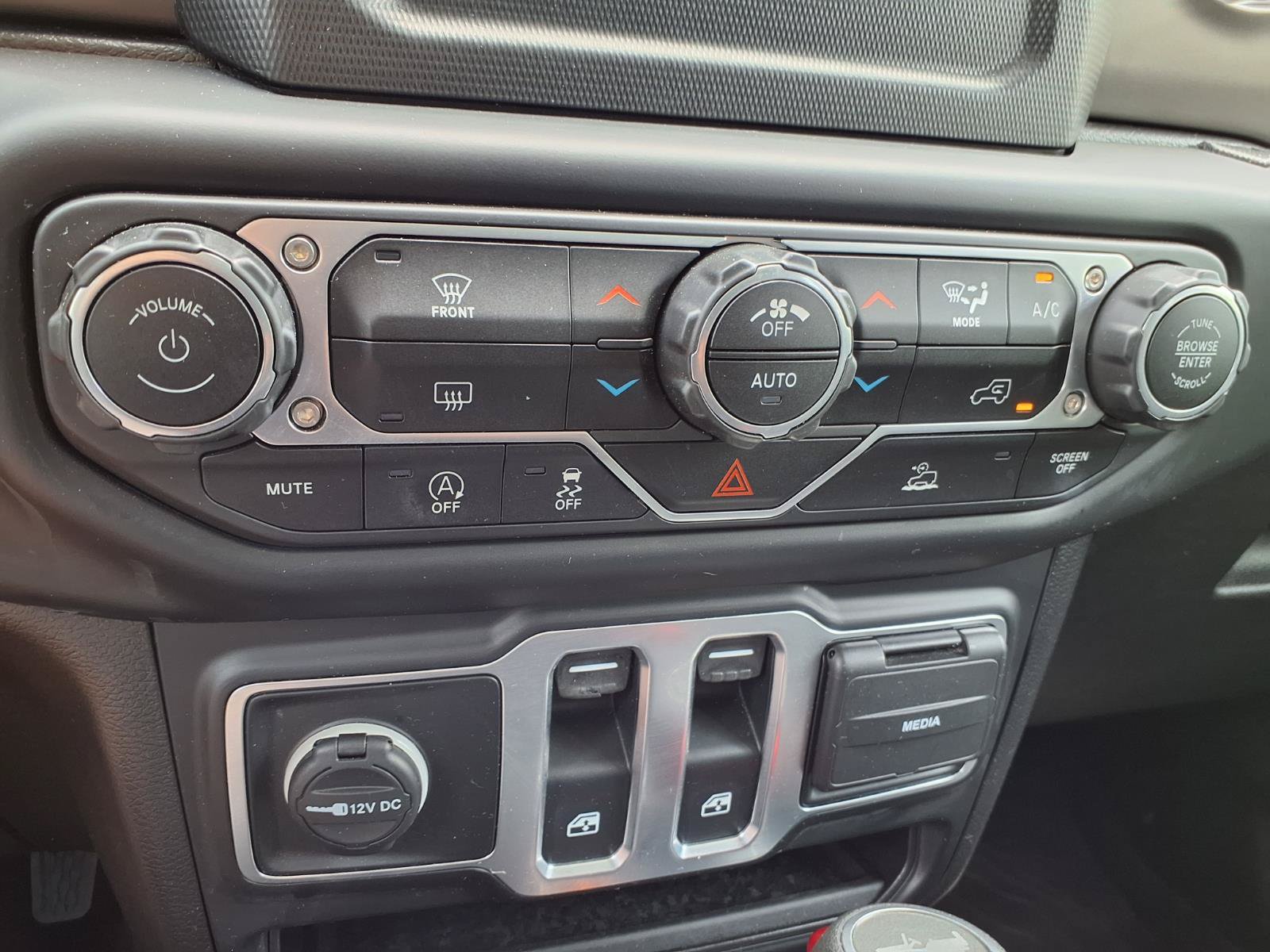 Used 2021 Jeep Wrangler Sport AWD/4WD image 7