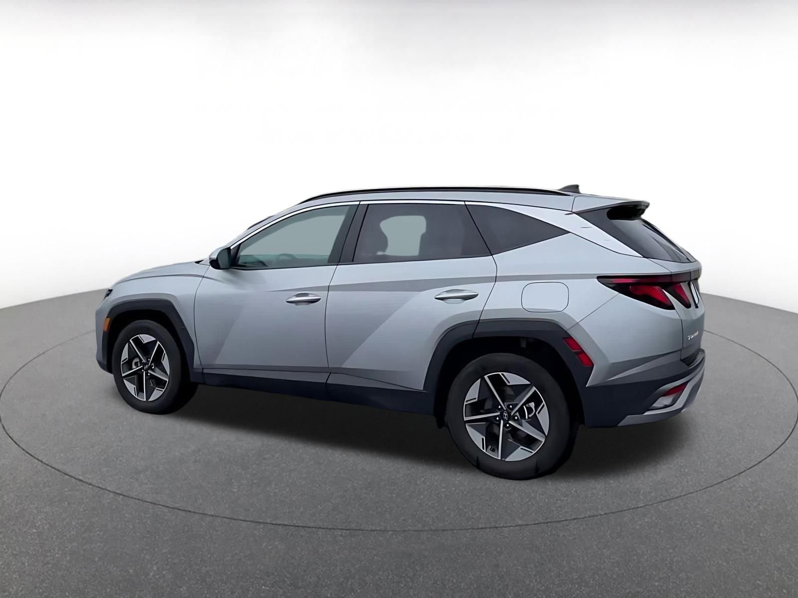 Used 2025 Hyundai Tucson SEL FWD image 4