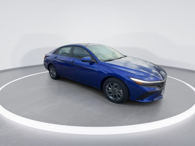 New 2026 Hyundai Elantra Hybrid FWD image 2