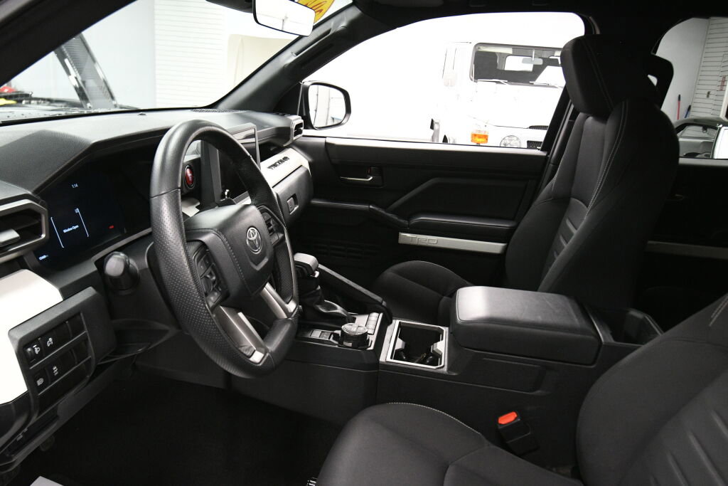 Used 2024 Toyota Tacoma TRD Off-Road image 18