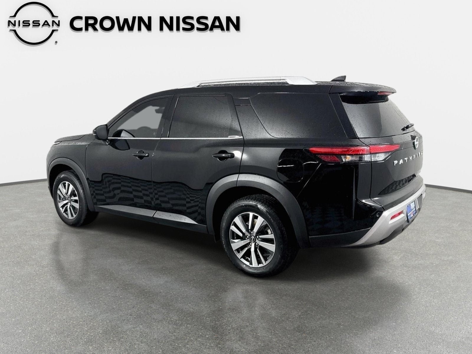 Used 2024 Nissan Pathfinder SL FWD image 7
