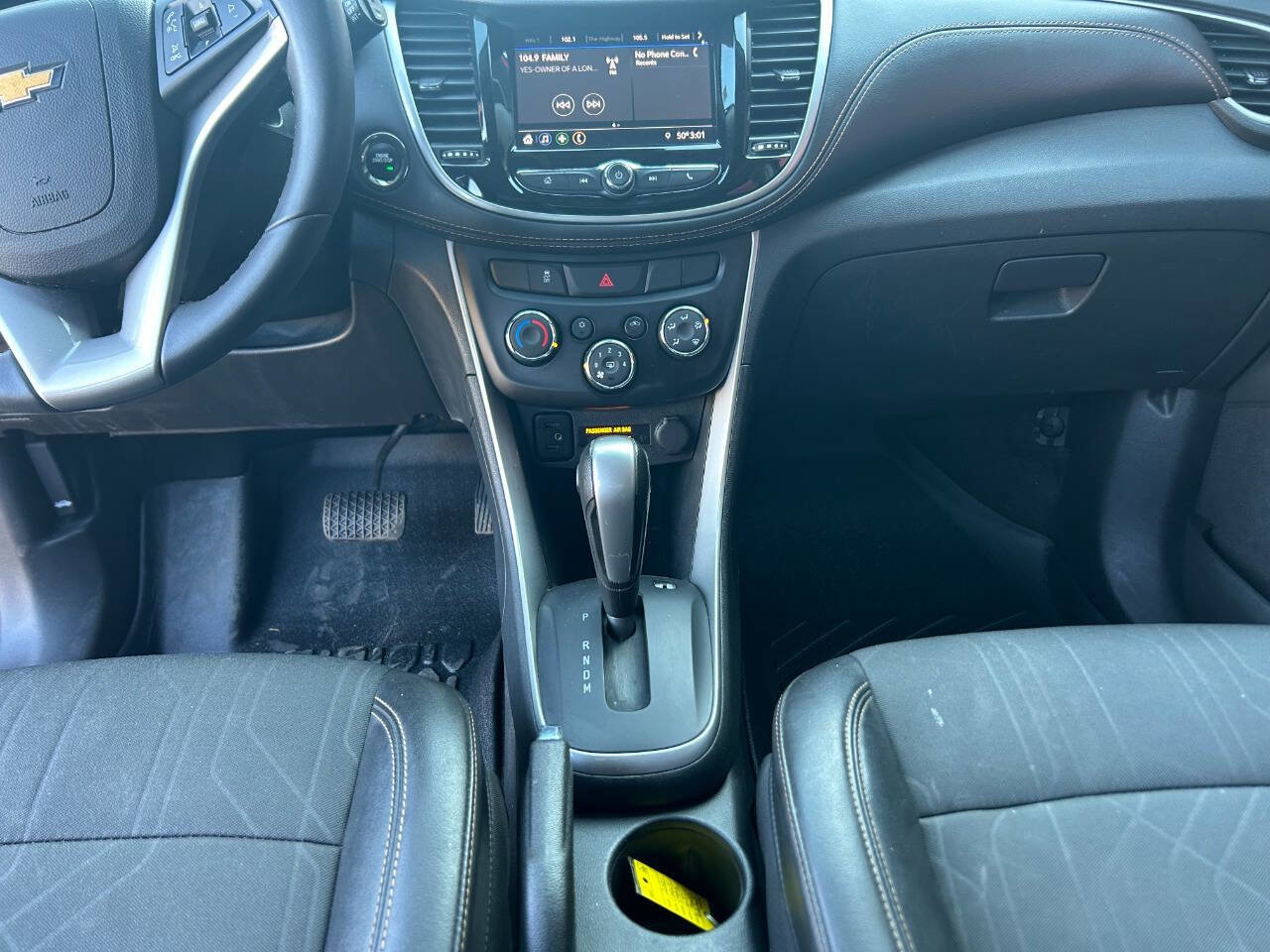 Used 2021 Chevrolet Trax LT w/ LT Convenience Package image 11