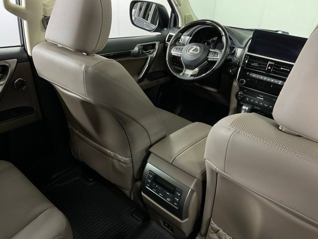 Used 2023 Lexus GX 460 Premium w/ Accessory Package image 35