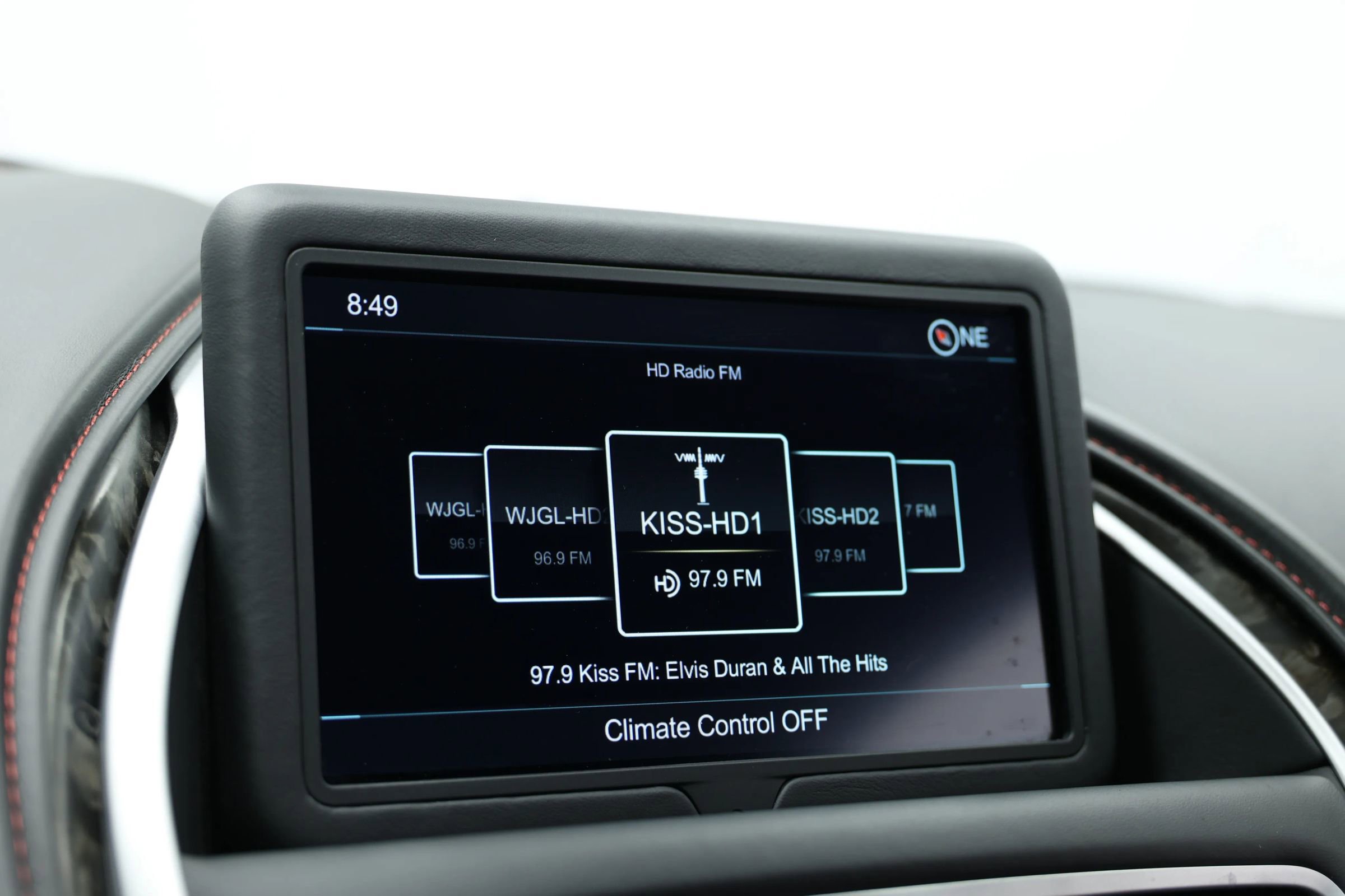 Used 2018 Aston Martin DB11 Coupe image 30