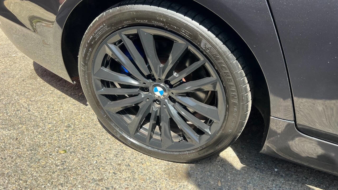 Used 2011 BMW 550i Sedan image 39